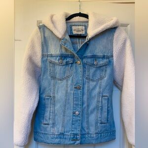 NWT! Ashley Vintage Charm Lightly Distressed Sherpa Hooded Denim Jean Jacket